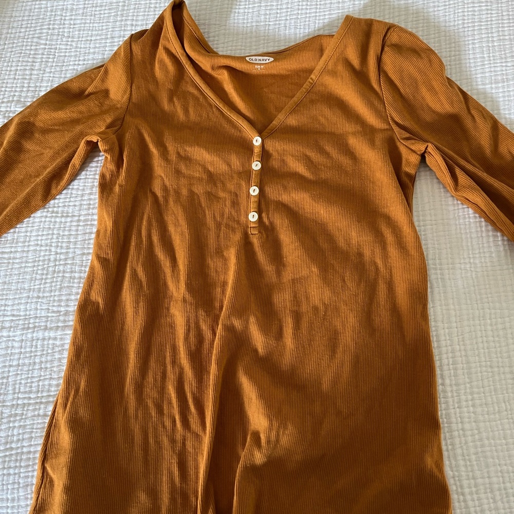Old navy rust long sleeve